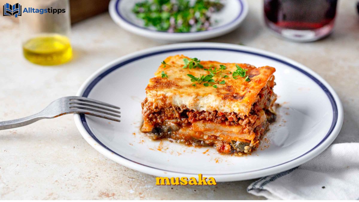 Musaka Rezept: So gelingt der Balkan-Klassiker perfekt